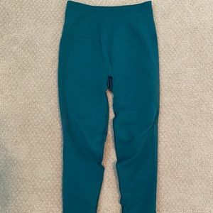 Lululemon green tights....Sz 6